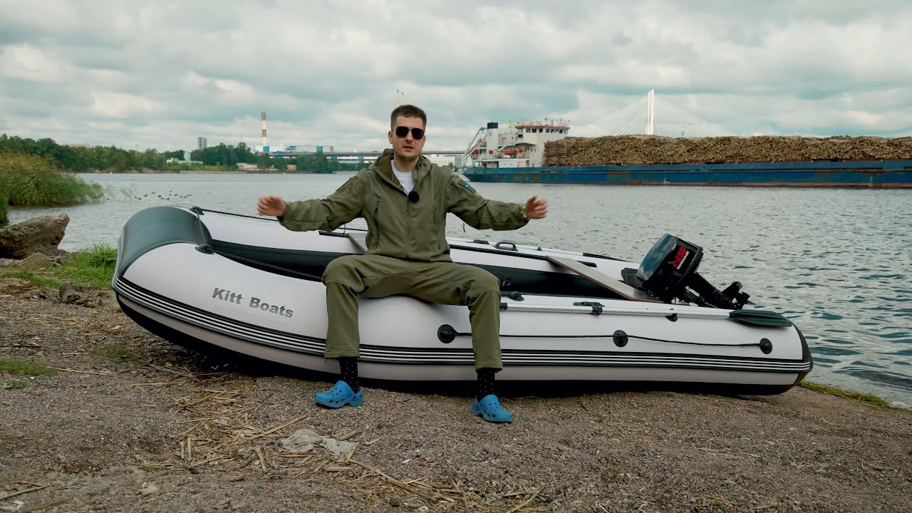 KITT BOATS-390 НДНД. Лодка ПВХ с баллонами 53см и кокпитом 90см